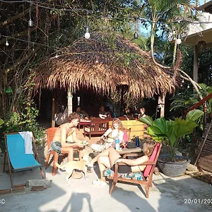 The Seaside And Bar Homestay Hoi An